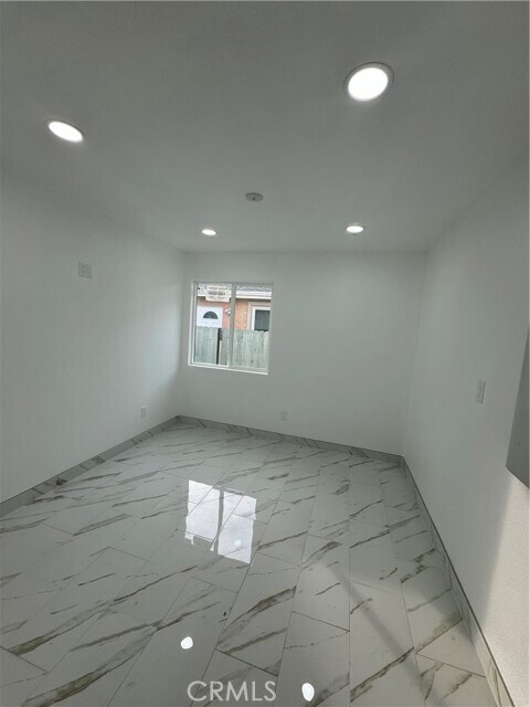 Building Photo - 3536 W 108th St