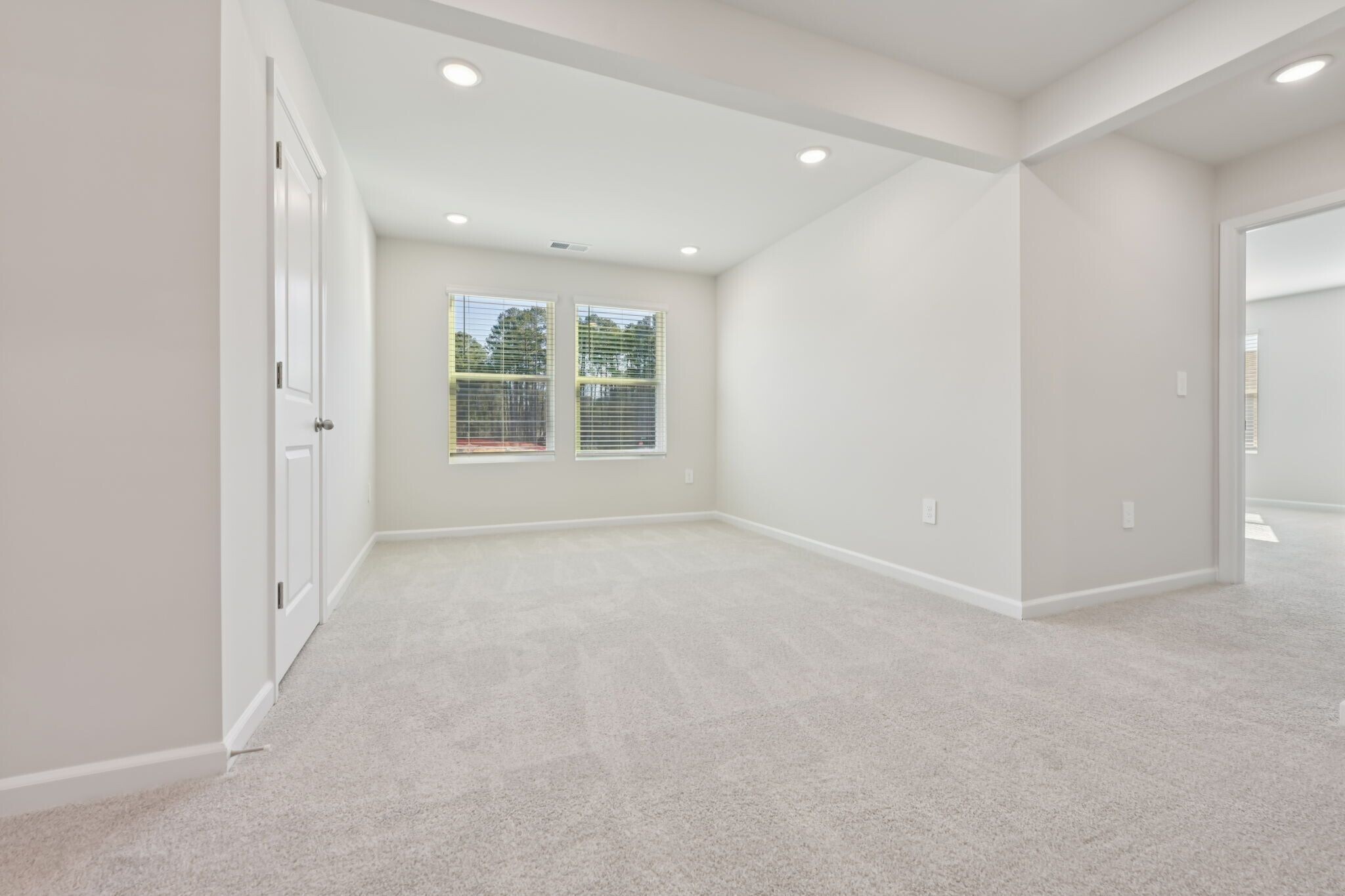 Building Photo - 726 Chandler Stone Dr