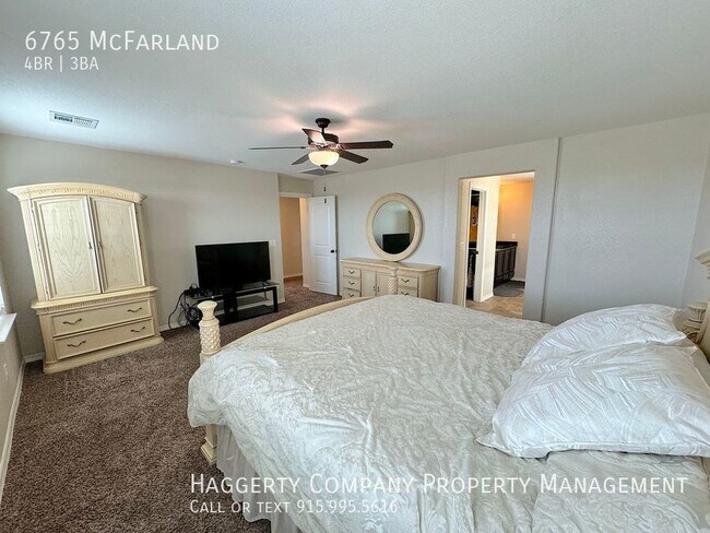 Building Photo - West El Paso 4 bed Refrig A/C with 3 car g...