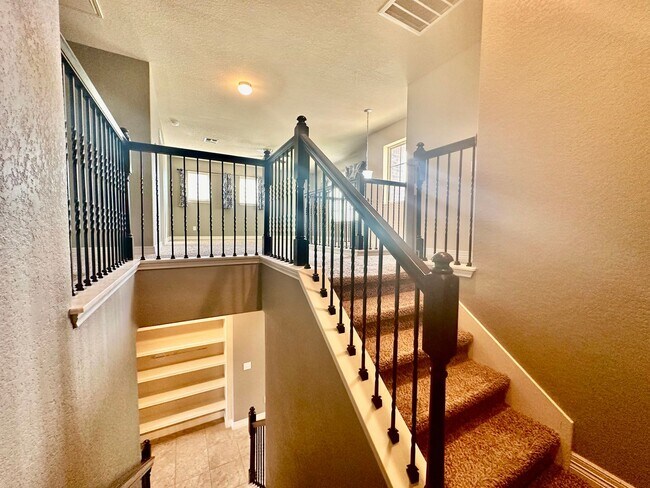 Building Photo - 1010 Bar Z Ranch