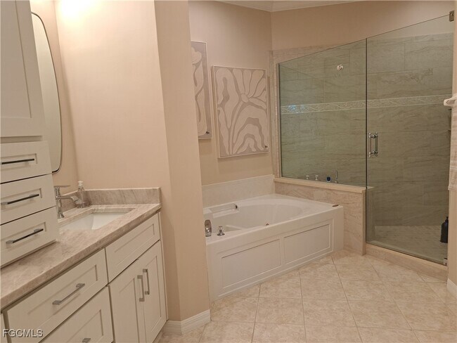 Building Photo - 11100 Harbour Yacht Ct