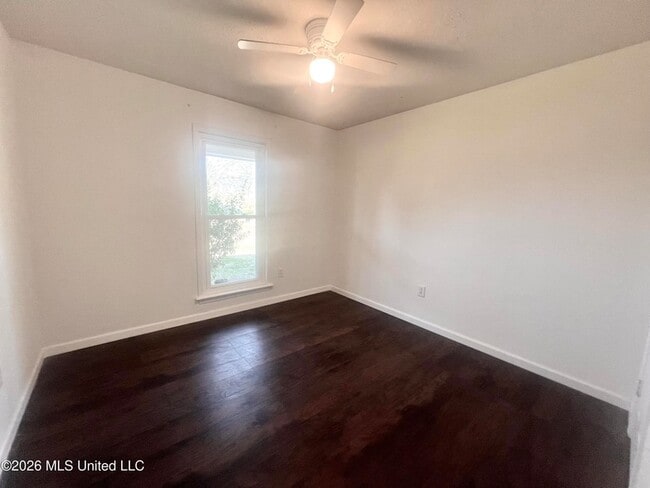 Building Photo - 405 Beaver Creek Dr