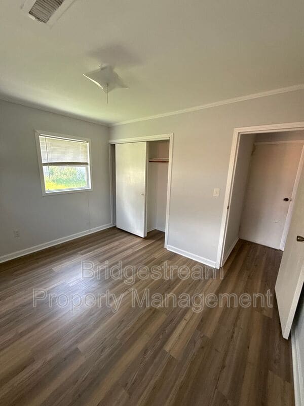 Building Photo - 59 N Haven Dr