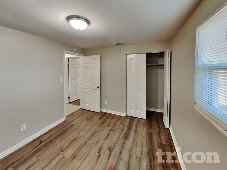 Building Photo - 5024 S 85th St