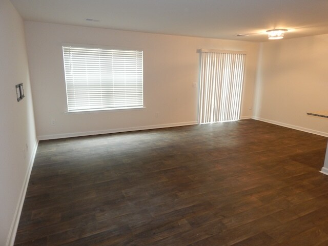 Building Photo - 207 Oakmont Valley Trl