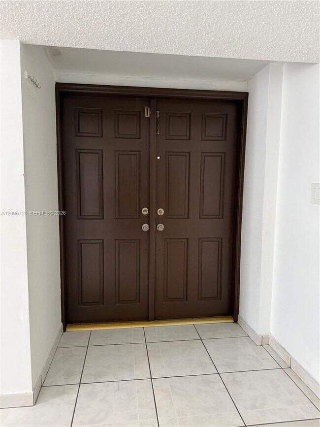 Building Photo - 9940 SW 146th Ct