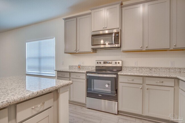 Building Photo - 4620 Sago Palm Cir