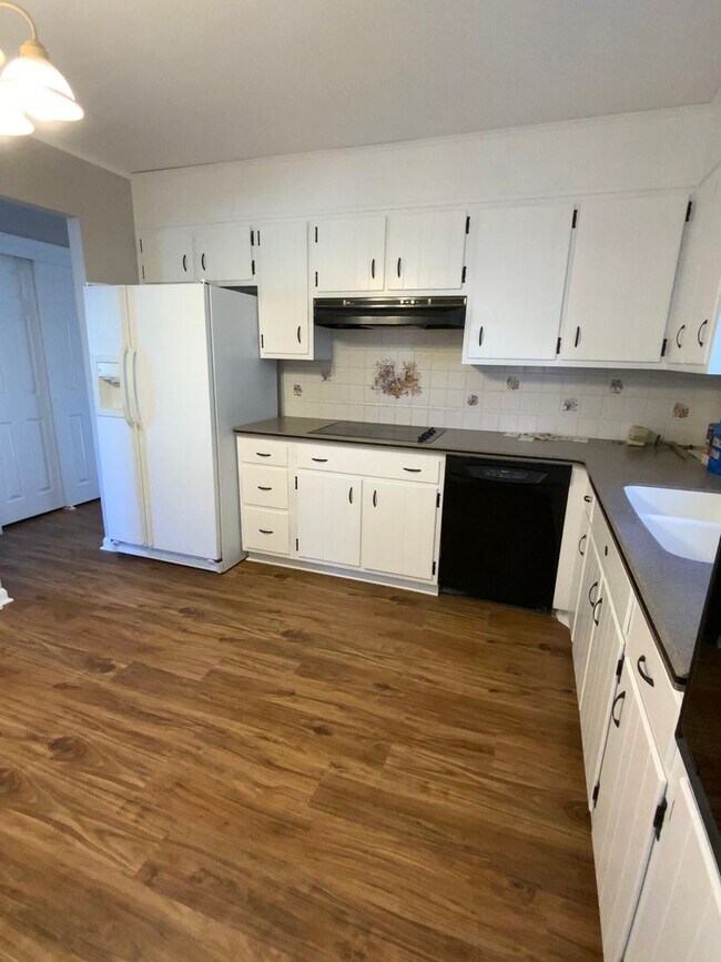 Building Photo - 418 Parkwynne Rd