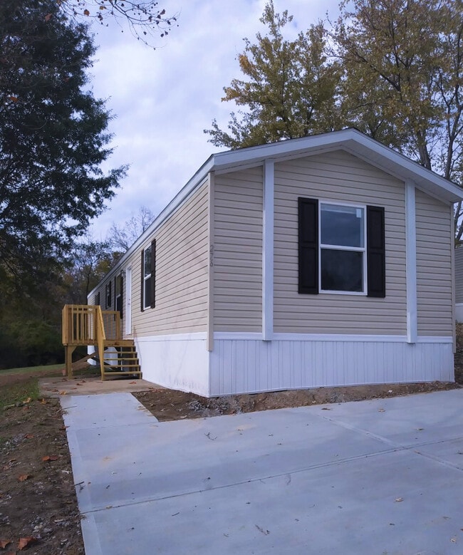 Building Photo - New Richmond Pointe