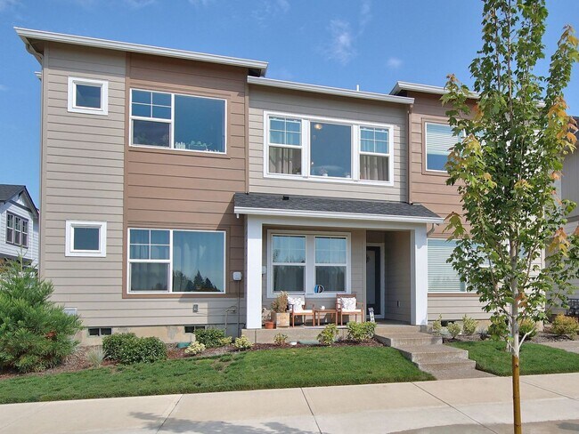 Building Photo - Like New Reed's Crossing Townhouse! Available Now!!