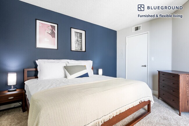 Building Photo - 1660 N Wilton Pl