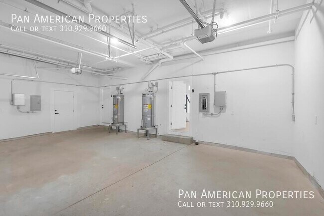 Building Photo - 1738 9th St