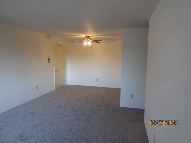 Building Photo - Spacious 2 bedroom + den in Germantown!
