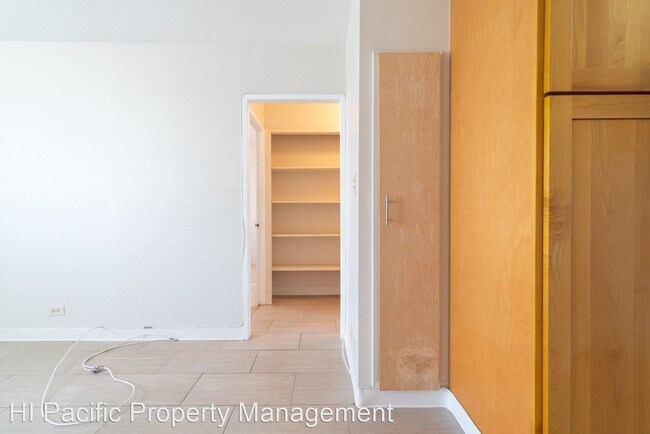Building Photo - 2 br, 1 bath House - 1426 Keeaumoku St #C21