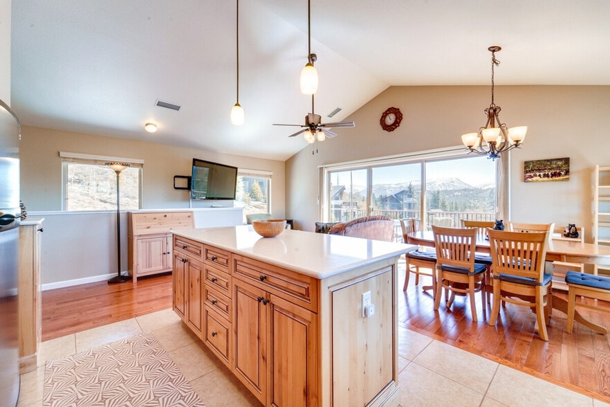 Building Photo - 799 Lookout Point Cir