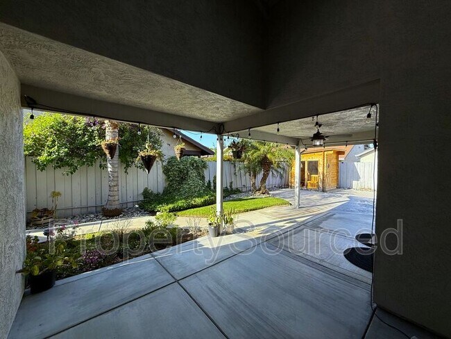 Building Photo - 1351 Aksland Dr