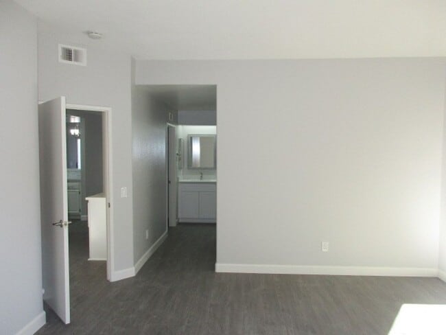 Building Photo - Scripps Ranch - Upgraded - 2BD/2BA - Unit in Terraces at Scripps Ranch