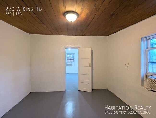 Building Photo - 220 W King Rd
