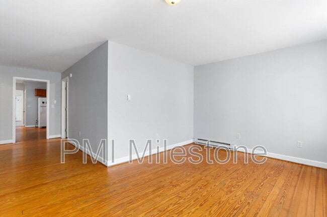 Building Photo - 721 2nd St