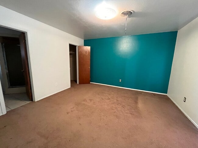 Building Photo - Large home available now!