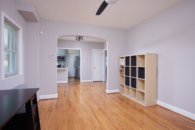 Building Photo - Charming 3BR/2BADetached Bungalow Blocks to the Arboretum is Move-in Ready!