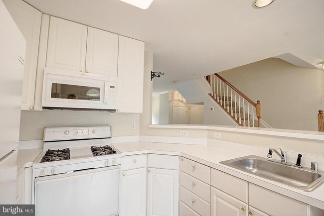 Building Photo - 925 Jubal Way