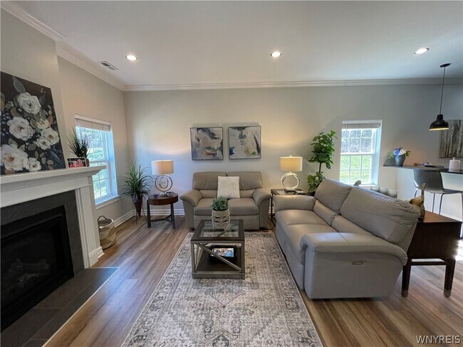 Building Photo - 5281-5287 Chestnut Ridge Rd