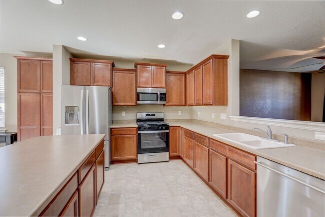 Building Photo - 5 bedroom single family home in Castle Rock.