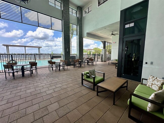 Building Photo - 15955 NW 91st Ct