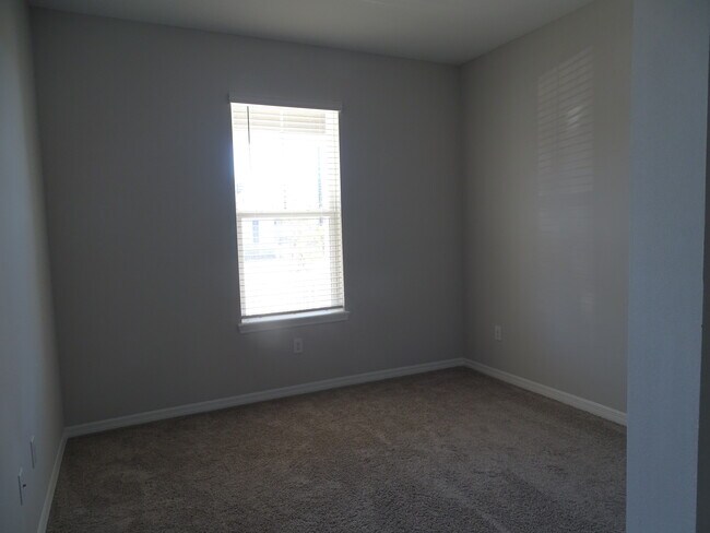 Building Photo - 5908 Fieldmoor Ct