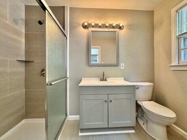 Building Photo - Recently Updated 4-Bedroom Ranch Home w/a 2 Bedroom Guest Cottage! Ready 04-23-26! Pet Friendly Home