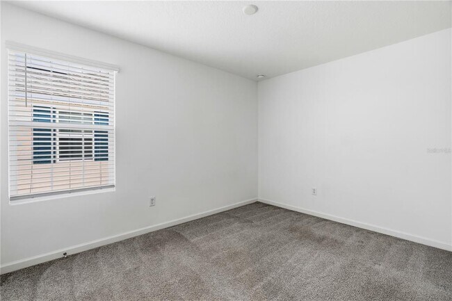 Building Photo - 1124 Lakeshore Breeze Pl