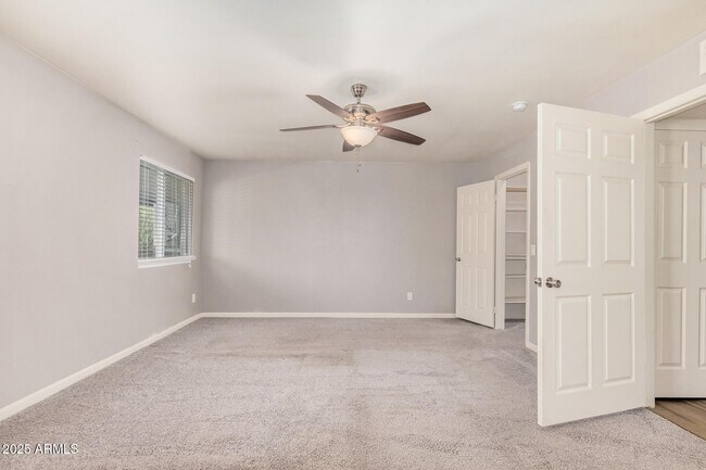 Building Photo - 4950 W Grovers Ave