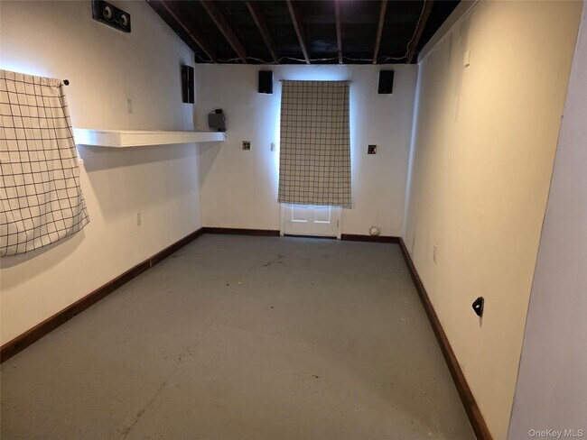 Building Photo - 68 Summer Ln