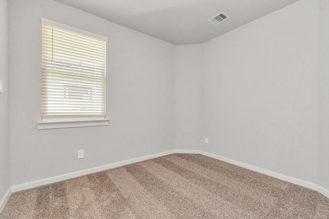 Building Photo - 3020 Gunnersbury Dr