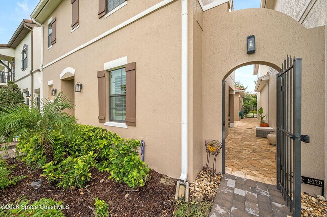 Building Photo - 8870 Napolo Dr