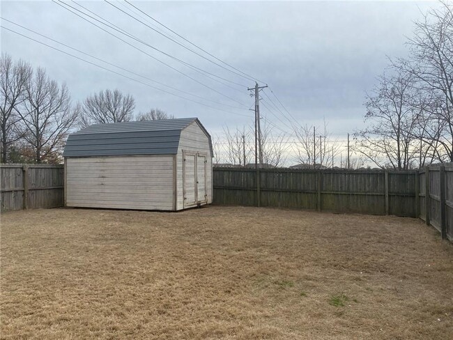 Building Photo - 2901 SW Windrift Ave
