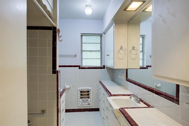 Building Photo - 6552 St Moritz Ave