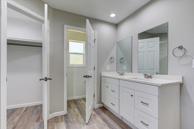 Building Photo - 205 Elysian Hills Dr