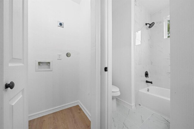 Building Photo - 3521 McIlhenny St