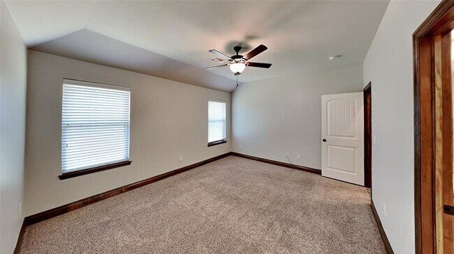 Building Photo - 14000 Northwood Village Dr