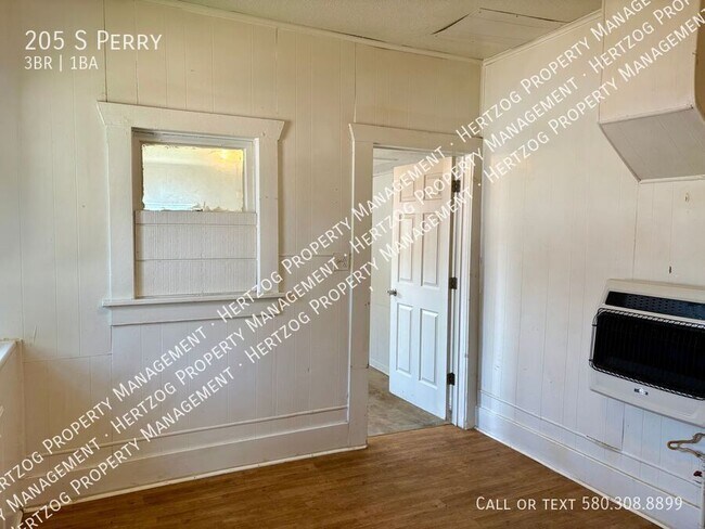 Building Photo - 205 S Perry-