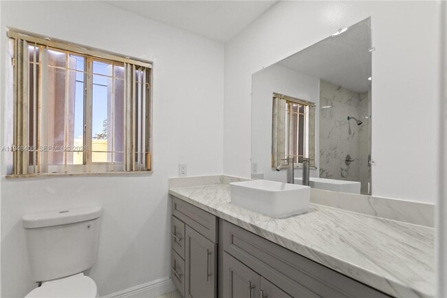 Building Photo - 3521 NW 18th Pl