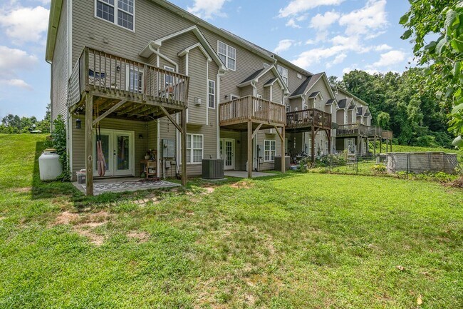 Building Photo - Spacious 2-Story Townhome with Finished Ba...