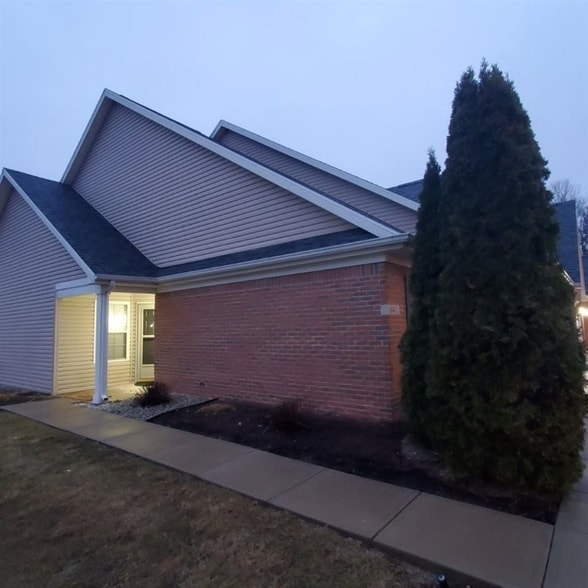 Building Photo - 642 S 23rd St