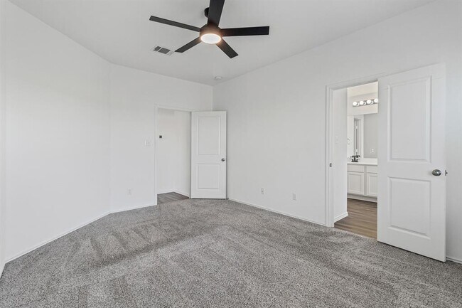 Building Photo - 308 Majestic Cedar Ct