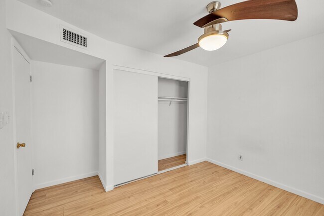Building Photo - 4439 E Wood St