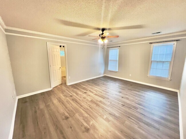 Building Photo - 545 Wilkes Cove