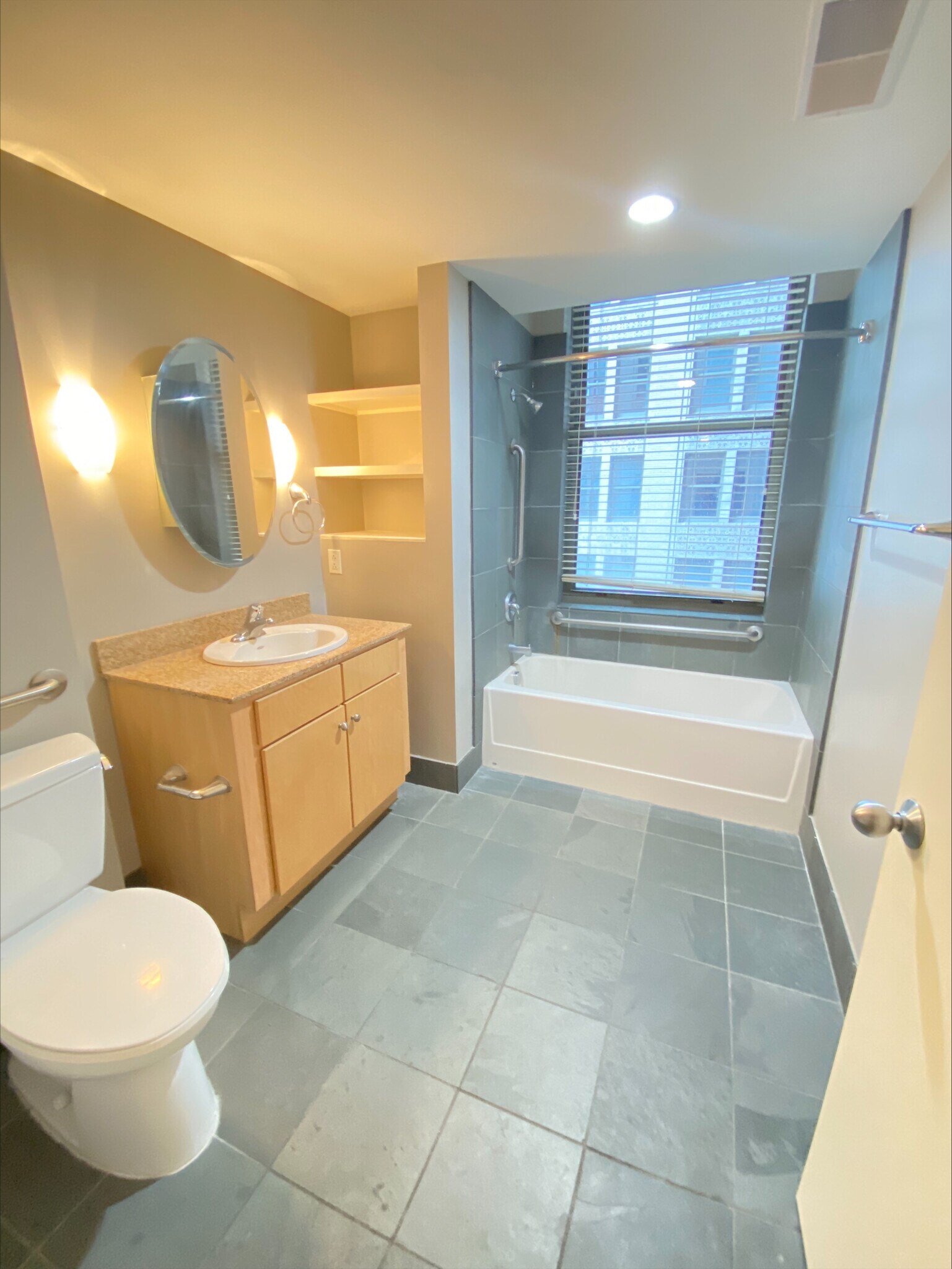 Bathroom - 314 N Broadway