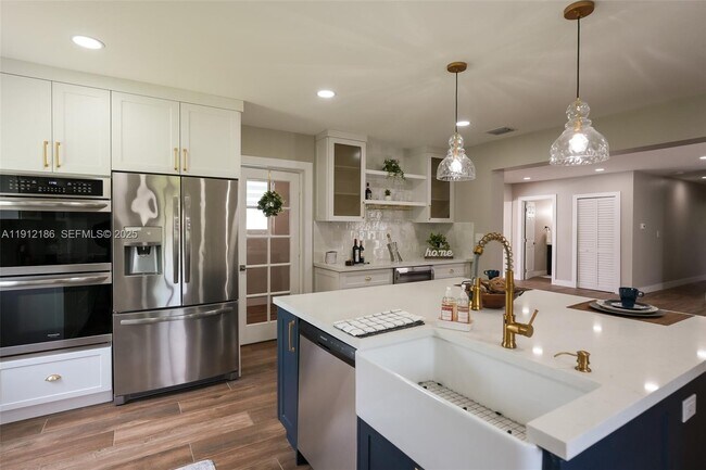 Building Photo - 19450 SW 125th Ave